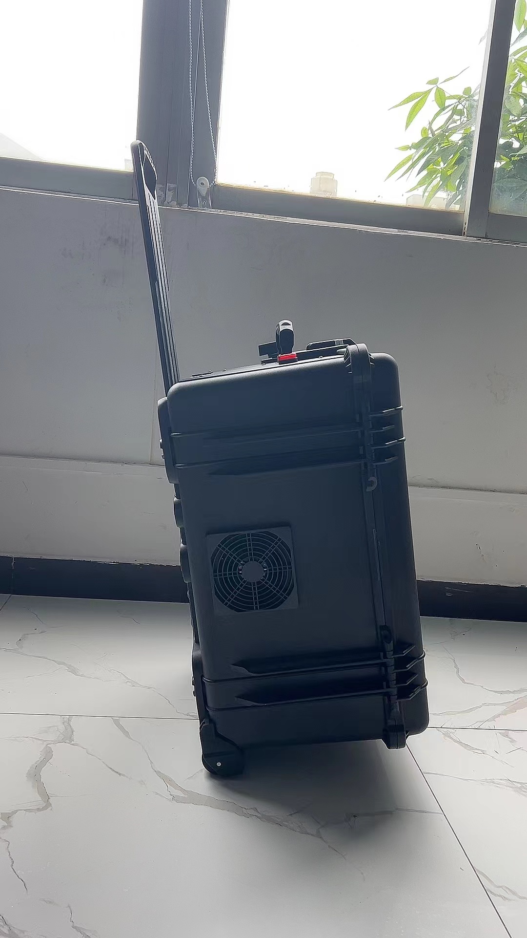 达日手拉箱型移动通信干扰器